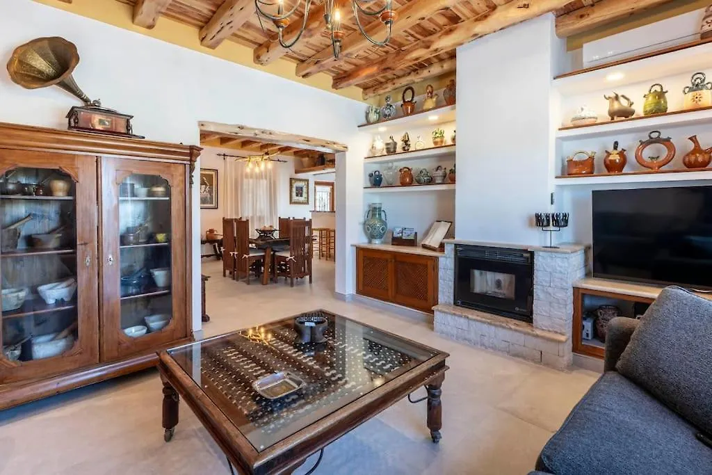 Dom wakacyjny Casa Con Piscina, Jardin Y Juegos Exteriores Montecristo